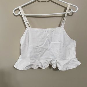 SOLD 3/$20 🧁 Cropped Ruffle Bottom Top